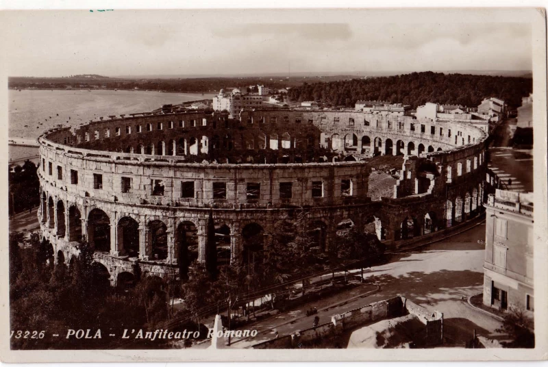 POLA PULA ISTRA HRVATSKA ARENA, ANFITEATAR, FOTOGRAFIJA, STARA RAZGLEDNICA