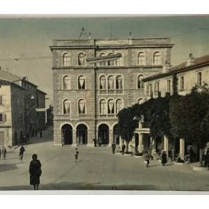 Labin: stara razglednica prizor iz grada