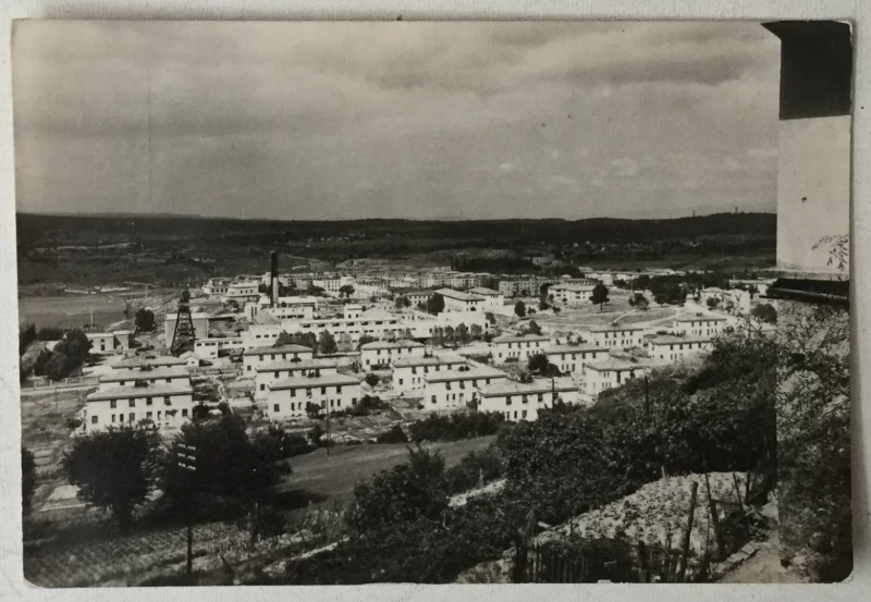 Labin: stara razglednica Podlabin nisko s obronka