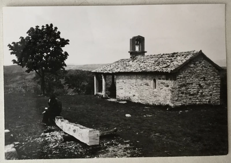 Draguć: stara fotografija Crkva sv, Roka i okolica