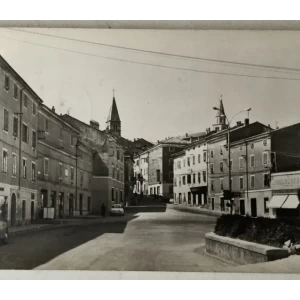 Buje: stara razglednica ulica u gradu