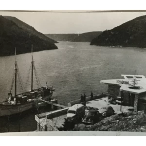 Limski kanal: stara razglednica crnobijela 2