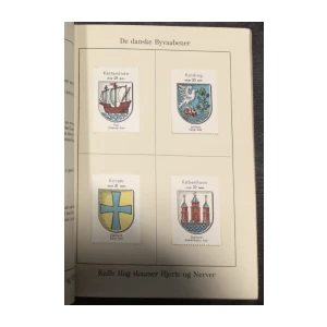 Kongeriket Danmarks Byvaabener - Sveriges Riksvapen