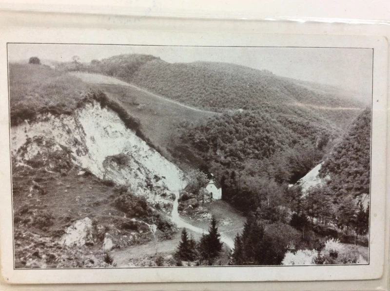 PODSUSED STARA RAZGLEDNICA KOTLINA KAPELA SV. MARTINA 